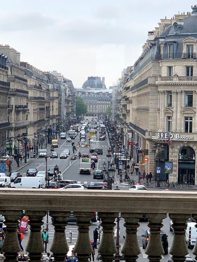 オペラ通りを見渡すことができます。