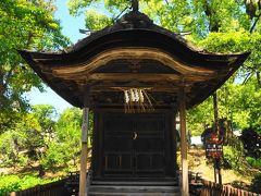 太宰府天満宮の中で現存する最古の建造物で、国の重要文化財に指定されています。
「わたつみの神」を祀ります。
