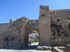 クエンカ城入り口です。が、城があった痕跡は、この門ぐらいですね。