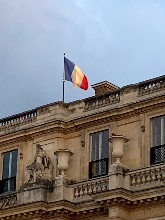 フランス国旗が似合う。