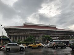 おはようございますの台北駅。本日は南へと向かいます。

久しぶりの高速鉄道。駅の自販機で片道権を購入。やっぱりいいお値段しますね。