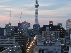 19時頃の東京スカイツリー。