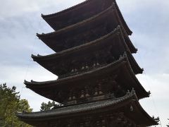 五重塔。下から見上げるととても素晴らしい。いつまでも見ていられます。