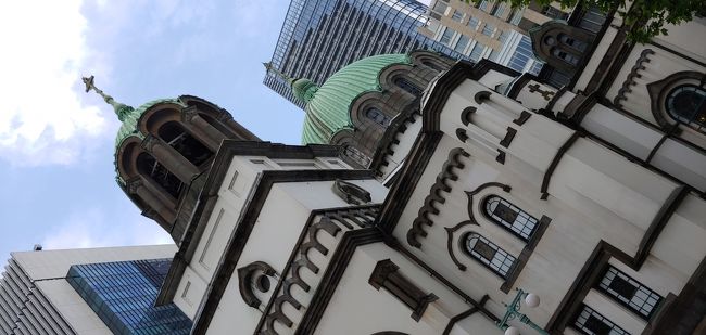 ちょっと前にテレビで特集やってたニコライ堂<br /><br />すっかり忘れてたけど、秋葉原-水道橋経由で神田明神行く際に発見。<br /><br />ジョサイア・コンドル作の建造物。<br /><br />和洋折衷で面白い。<br /><br />中はこじんまりとしてますが、良い空間でした。<br /><br />心友かつ信友(ソウルメイト)の未来を明るく照らして下さいませ～。<br /><br /><br />スペインですっかりやられて、興味が出てきてます～w