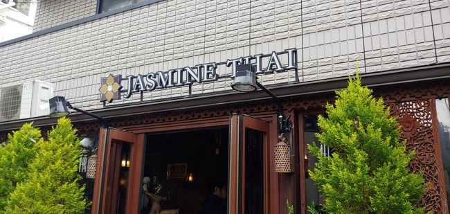 その前に腹ごしらえ。<br /><br />本場タイの味<br /><br />トゥクトゥクが俺を呼んでいる～。<br /><br /><br />ココ、すんごく美味しいです！！