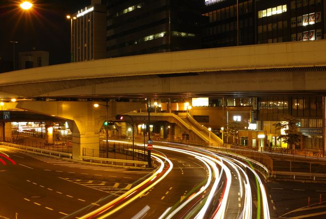 上野で軌跡を撮影。<br /><br />メリル君はホワイトバランスが決まりません。<br /><br />次は同じ構図で、無印DP2で取ってみよう～