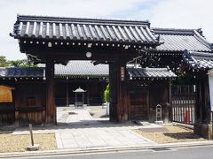 ●西園寺

御霊神社界隈は、お寺が密集しています。
ここは西園寺（さいおんじ）です。
