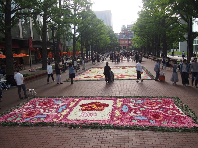 結構大規模でいろんな花で描かれた絵がありました。