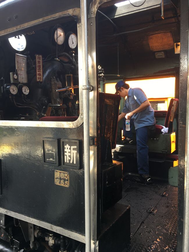 暑い中、熱い作業！！<br />大変そう！！