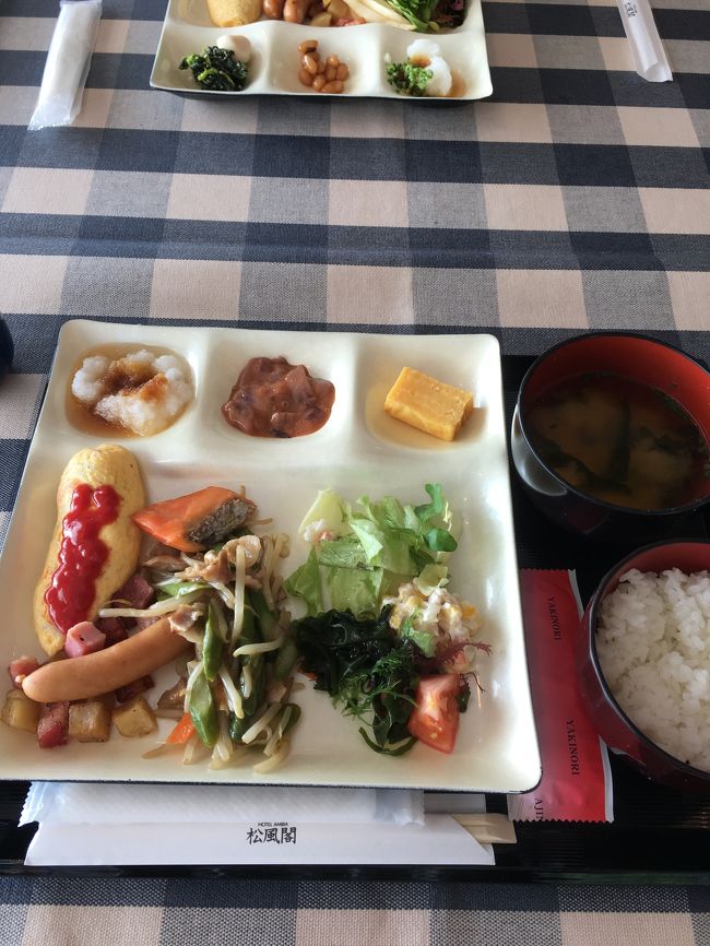 ホテルの朝食バイキングも満足です。<br />富士山と海がみえる会場で頂きました。