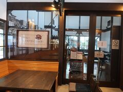 勝山駅はかなり寂しい駅ですがおしゃれなカフェもあります