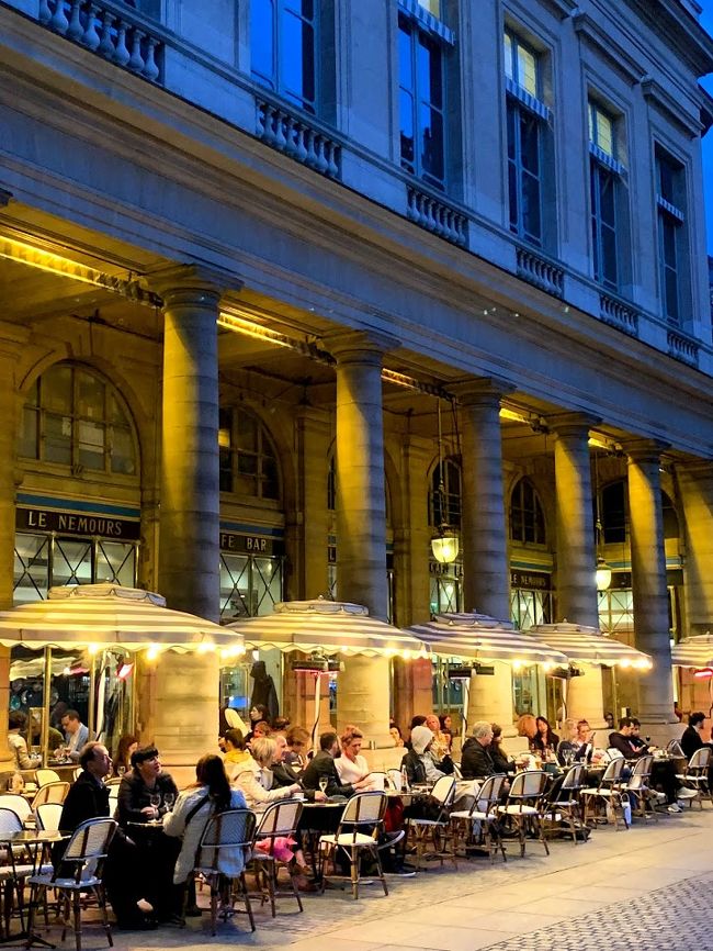 絵画のような風景。<br /><br />Le Nemours (2 Place Colette 75001)