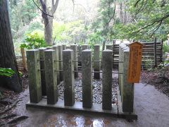香取神宮にも地震を押さえるとされる要石が祀られています。