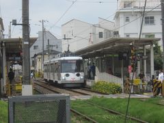 若林踏切に着くと､若林駅が見えた
キャロットタワーの上から見えた招き猫電車､早くも往復してきました