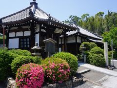 ●大善寺

六地蔵堂。
ここは伏見六地蔵と言われ、六地蔵巡りの第一札所になっているお寺です。
六地蔵巡りは約800年以上歴史があると言われています。
六地蔵信仰、発祥の地として、この地域の名前の由来となりました。