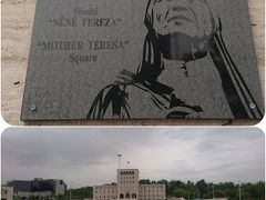 (11:29)
マザーテレサ広場。奥にあるのはティラナ大学。
