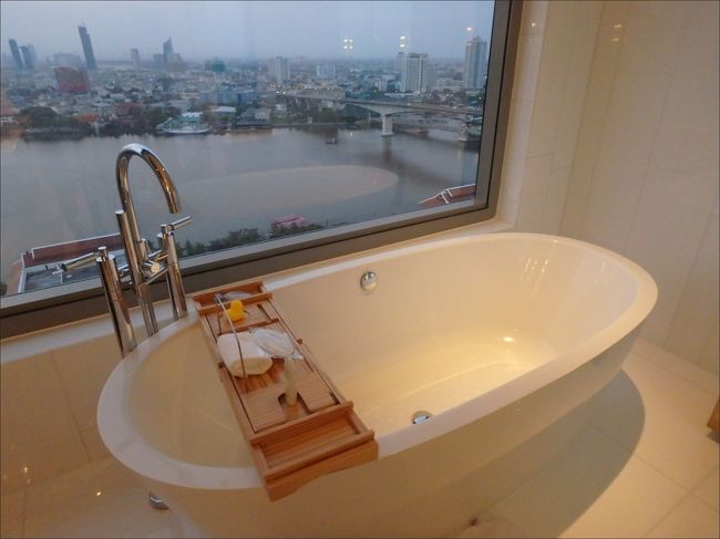 とかなんとか、<br /><br />バスルームでぶつぶつ言ってるうちに