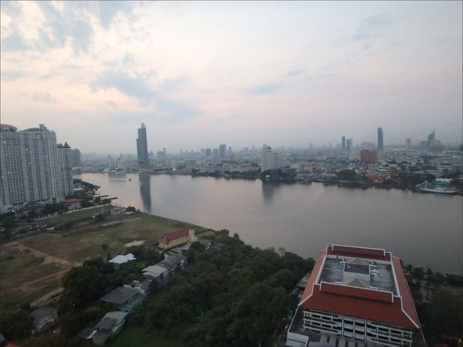 東の空はどんどん明るさを増してきて・・