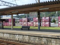 しばらく進んで。
引き続き、佐賀県内ですが。
貨物の扱いもある駅のようです。