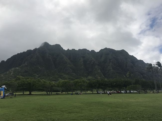 後ろもこんな素敵な景色です。<br />あちこちでパーティーや<br />バーベキューをしている。<br />