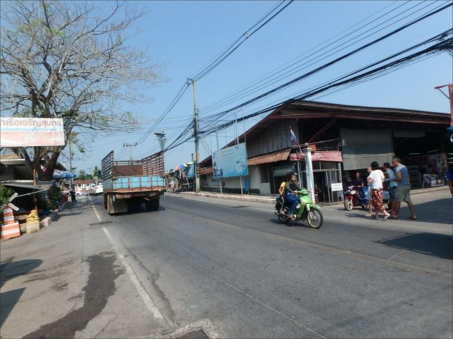 9:35 AM<br /><br />おっ、着いたようです。<br /><br />ホテルからちょうど１時間半でしたね。