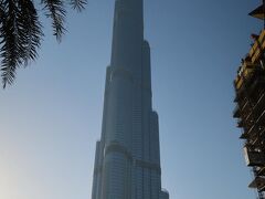 世界一高い建物
ブルジュ・ハリファ
８２８ｍもあるんですよ！！