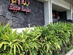 ツアーは、この後DFSで解散です。

ツアーに入っていたヌアヌ・パリは今日は行けなかったようです。
ダウンタウンは車窓でした。

昼食の時間です。
以前に行ったことのある、『テディーズ ビガー バーガー』へ行きます。
DFSからは徒歩１５分ぐらいです。