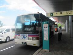 ６月２日午後１時。
たんちょう釧路空港からは阿寒バスの空港連絡バスに乗って釧路駅へ向かいます。