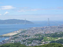 展望台。
風が気持ちいい～!
 …ですが、実は高いところがあまり得意ではない私…(笑)
多少ビビりながらも、景色は最高！でした！

神戸市内から明石海峡までキレーに見えました!!
そして展望台にあった休憩所で景色見ながらコーヒーを飲む。贅沢。

休憩所内にも、源平関連の資料が色々飾ってありました！



そして次は須磨寺へ…