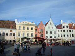 ラエコヤ広場。観光客が多く、レストランの値段はややお高め