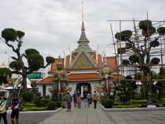 バンコク３大寺院の一つ、ワットアルン。三島由紀夫の「暁の塔」で有名。