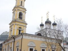 隣接する教会 ―　ウラジミール聖母のイコン画があり，トレチャコフ美術館と中で続いているとのことだが，分からなかった．