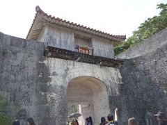 歓会門の建物風景
櫓が門の上に有ります