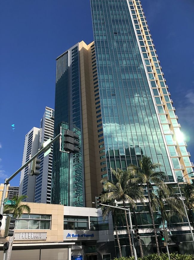 高層ビルが立ち並びます。