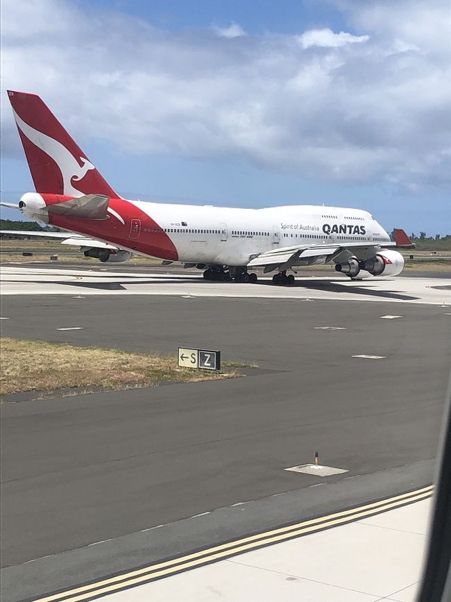 離陸前、カンタス航空のジャンボ機が見えました。