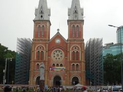 サイゴン大教会。空が暗くなってきました。