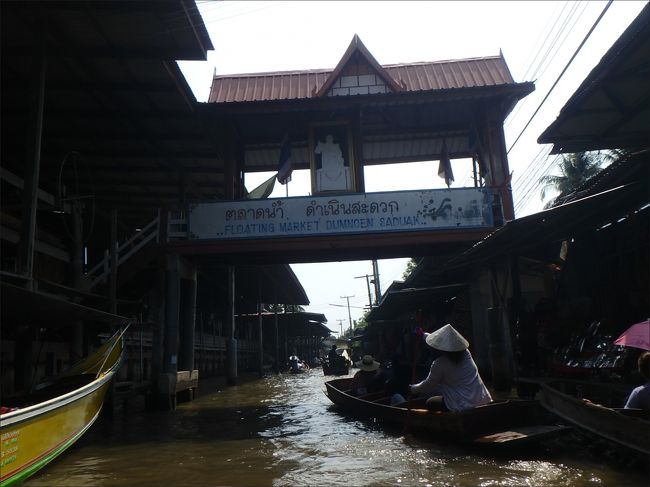 そのあと舟は、ひととおりのコースを巡って<br /><br />降り口のほうへと向かいました。