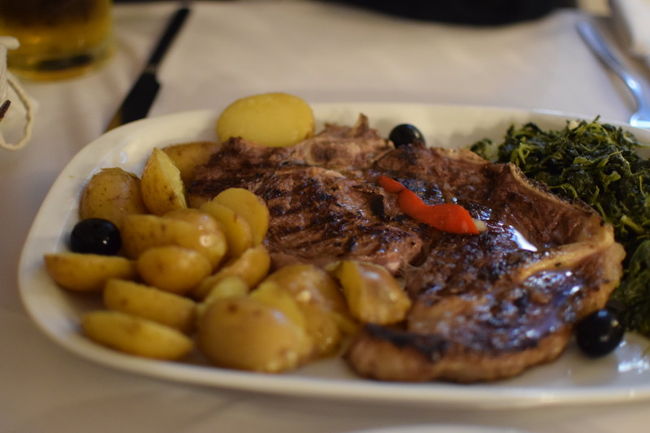 マグロのステーキ<br />