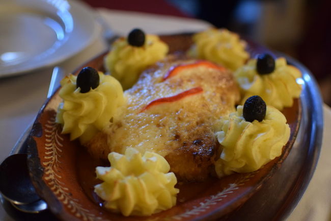 これはシド君おすすめの　<br />タラのパン粉焼<br />すごいボリュームで満腹<br />ビールと前菜など含めて<br />合計30ユーロ（約4000円）　安い！