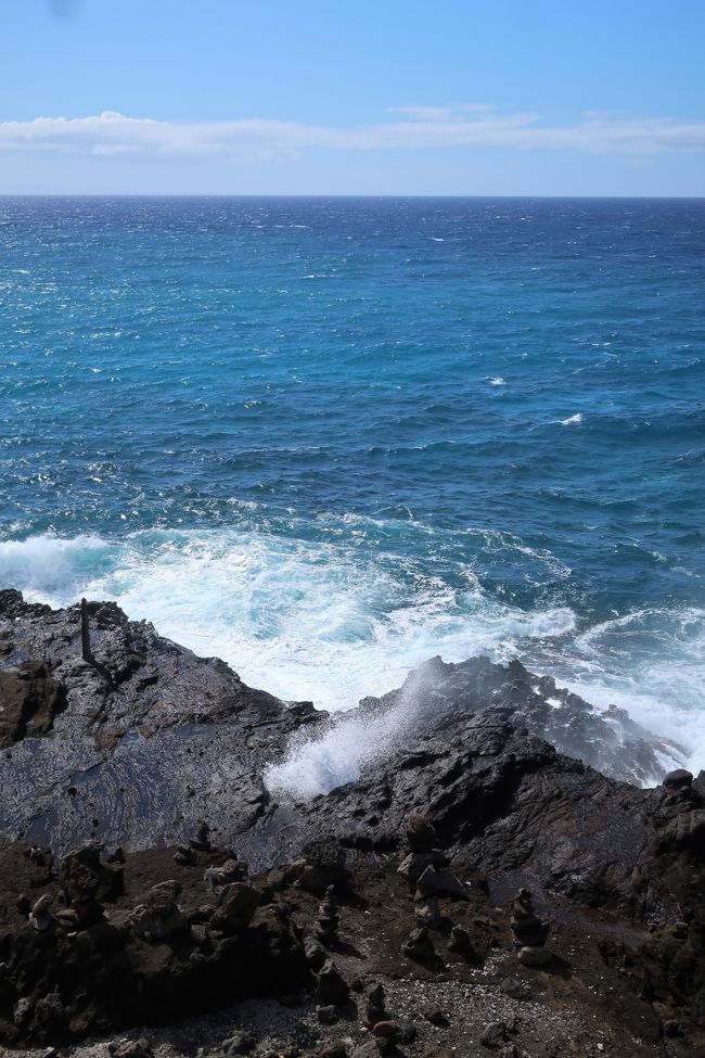 ここは名前の通り、打ち寄せた波が岩穴から吹き上げる光景が見られます。<br /><br />https://youtu.be/wQ4xOVB2XXg