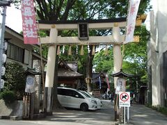 電車に乗り八王子へ。高幡不動からは20分ほどです。
京王八王子駅から歩いて5分ほどの子安神社へ。
