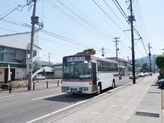 そして「鶴ヶ城入口」のバス停まで送ってもらい、ここから
「大内宿行き」のバスに乗車。