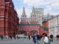 国立歴史博物館隣のヴァスクレセンスキー門 ― 赤の広場への北側の入口．