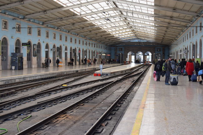 14：30　<br />Lisbon Santo Antonio 駅到着