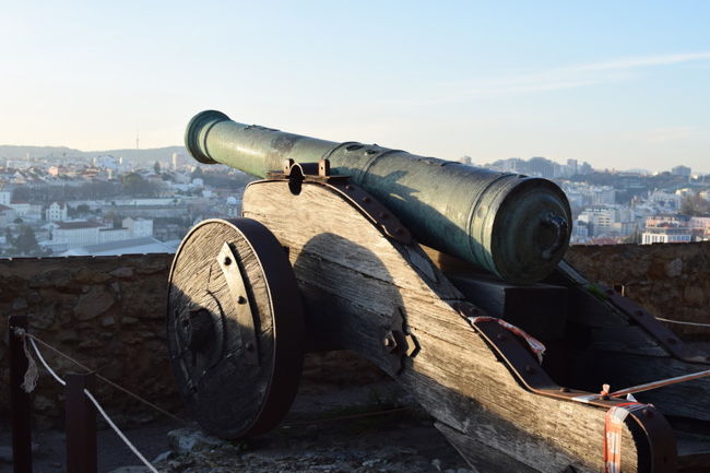 ここはローマ人がたてた要塞だそうで<br />1500年も前の話。