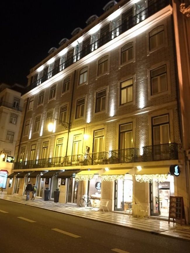 夜、バイシャ地区（繁華街）を通って<br />地ビールレストランへ