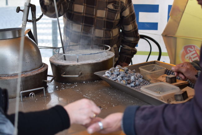 寒いので栗購入。<br />思ってたより甘くない・・・・