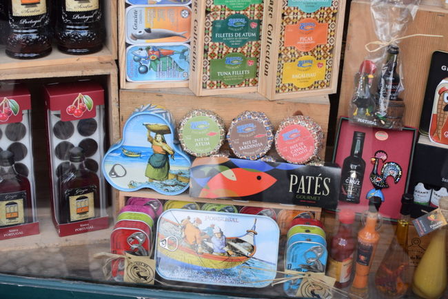 お土産屋が立ち並ぶ