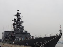 お昼頃に大桟橋へ到着。
乗艦まで20分待ちでした。