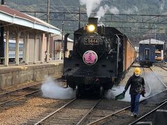 新金谷駅でSL。
間近で見れたので迫力ありました。